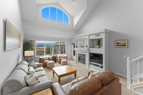 Condo (3 Bedrooms) | Property amenity
