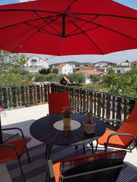 Apartment (One Bedroom Apartment with Terrace) | Balcony