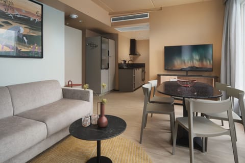 Apartment, 2 Bedrooms | In-room dining