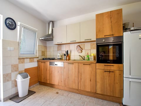 Apartment (One Bedroom Apartment with Terrace an) | Private kitchen | Fridge