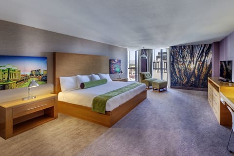 Premium bedding, down comforters, in-room safe, desk