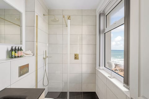 Classic Double Room, Sea View | Individually decorated, individually furnished, iron/ironing board