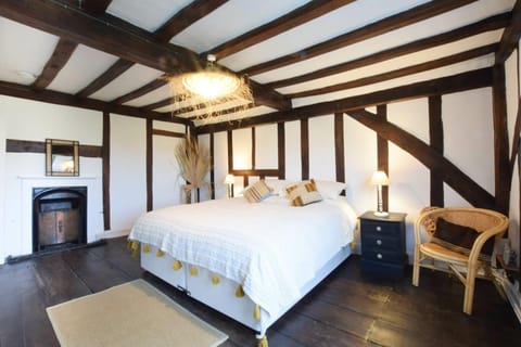 3 bedrooms, individually decorated, individually furnished, free WiFi