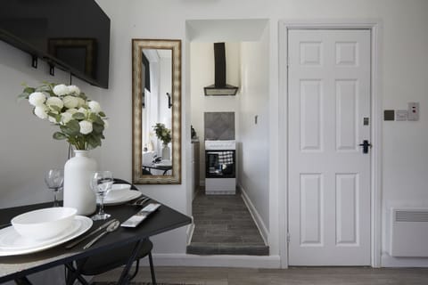 Comfort Studio, Ensuite | Dining