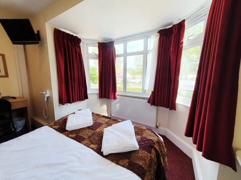 Classic Double Room | Desk, laptop workspace, blackout drapes, iron/ironing board