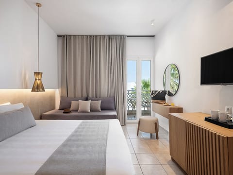 Superior Double Room | Desk, laptop workspace, soundproofing, iron/ironing board