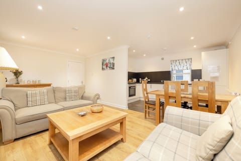 Apartment, 3 Bedrooms | Living area | TV