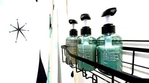 Signature Single Room, 1 King Bed | Free WiFi, bed sheets