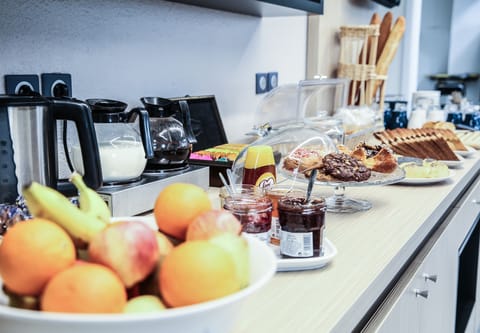 Daily buffet breakfast (EUR 9.50 per person)