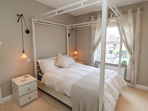 Cottage | 3 bedrooms, individually decorated, individually furnished, free WiFi