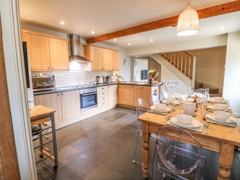 Fridge, dishwasher, electric kettle, toaster