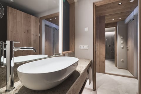 Shower, free toiletries, hair dryer, bathrobes