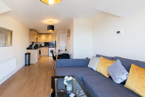 Executive Apartment, Private Bathroom, City View | Lounge