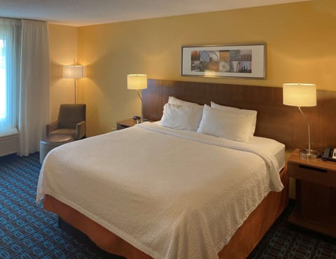 Room, 1 King Bed, Accessible, Non Smoking | Egyptian cotton sheets, premium bedding, Tempur-Pedic beds, desk