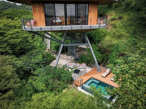 Treetop Suite with Pool view | Premium bedding, down comforters, minibar, in-room safe