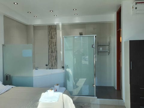Exclusive Studio Suite | Premium bedding, down comforters, Select Comfort beds, desk