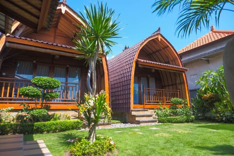 Deluxe Double Room, Pool View | Desk, free WiFi, bed sheets