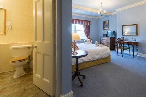 Standard Room, Lake View | Desk, iron/ironing board, free WiFi, wheelchair access