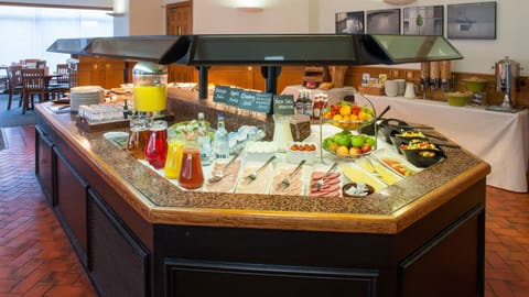 Daily full breakfast for a fee