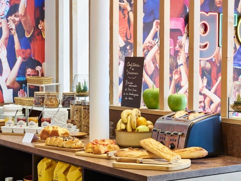 Daily buffet breakfast (EUR 13.90 per person)