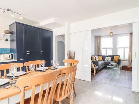 Fridge, dishwasher, electric kettle, toaster