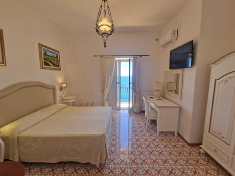 Deluxe Double Room, Balcony, Sea View | In-room safe, free WiFi, bed sheets