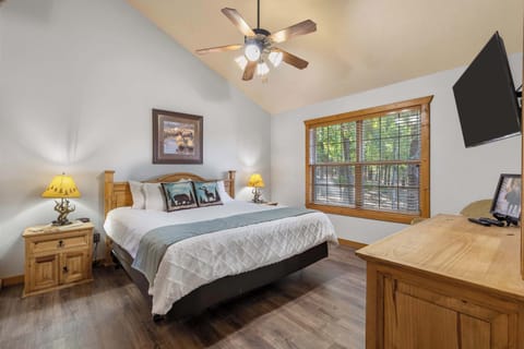 House, Multiple Beds, Balcony, Garden View (Grey Moose Lodge) | 3 bedrooms, iron/ironing board, WiFi (free), individually decorated