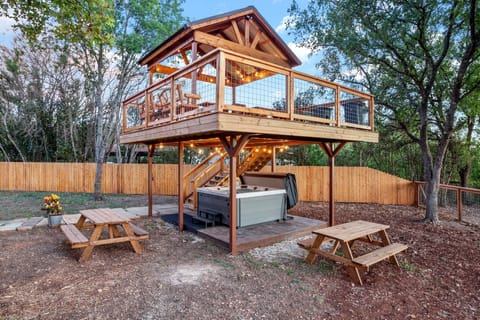 House, Multiple Bedrooms | Property grounds