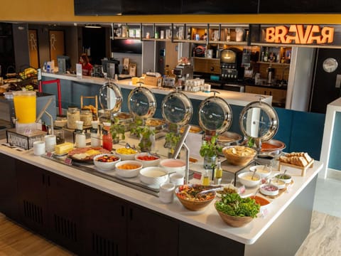 Daily buffet breakfast for a fee