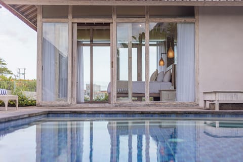 Private pool