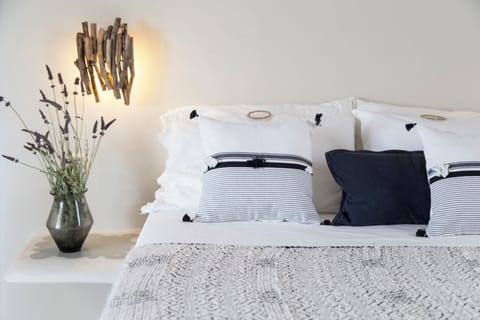 Deluxe Apartment | In-room safe, iron/ironing board, free WiFi, bed sheets