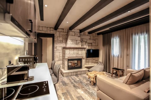 Premium Suite, Mountain View | Living area | 43-inch Smart TV with satellite channels, TV