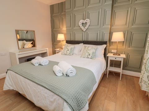 Cottage | 2 bedrooms, individually decorated, individually furnished, free WiFi