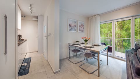 Apartment (23) | In-room dining