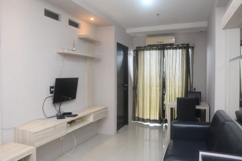 Apartment, 2 Bedrooms | Living area | TV