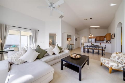 House, 4 Bedrooms, Private Pool, Garden View | Living area