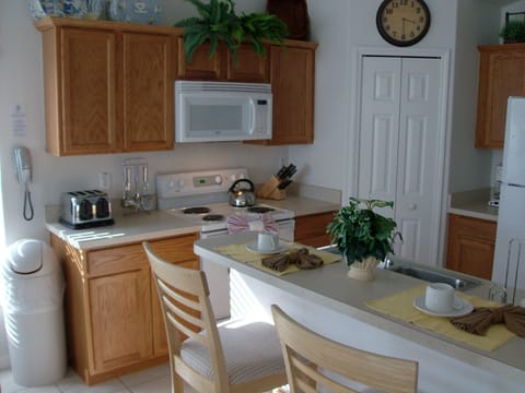 Villa, 3 Bedrooms, Private Pool, Garden View | Interior