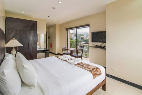 King Suite | Rollaway beds, free WiFi, bed sheets