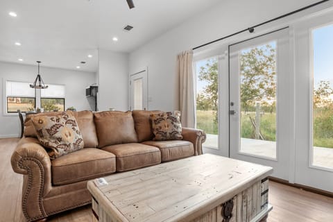 Cottage, 2 Bedrooms | Living area | Smart TV