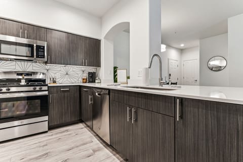 Apartment, 2 Bedrooms | Private kitchen | Fridge, microwave, oven, coffee/tea maker