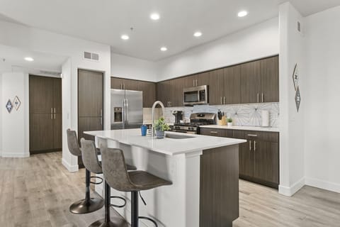 Apartment, 3 Bedrooms | Private kitchen | Fridge, microwave, oven, coffee/tea maker