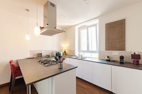Apartment, 2 Bedrooms, 2 Bathrooms | Private kitchen | Fridge, microwave, oven, stovetop