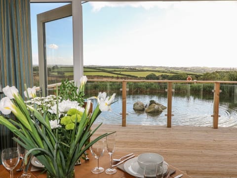 Cottage | Balcony