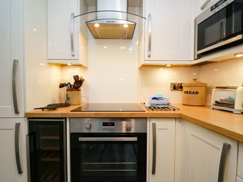 Fridge, dishwasher, electric kettle, toaster