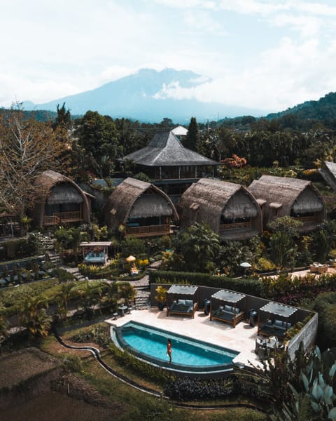 3 outdoor pools, pool umbrellas, sun loungers