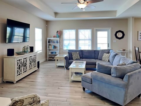 House (4 Bedrooms) | Property amenity