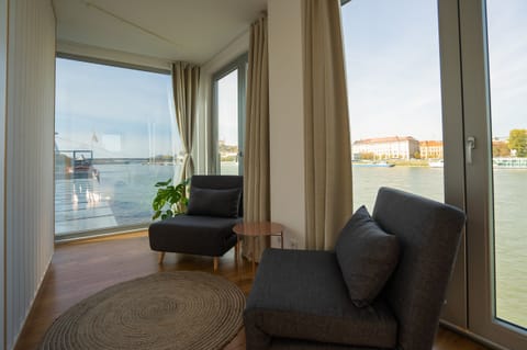 Premium Room | Laptop workspace, free WiFi, bed sheets
