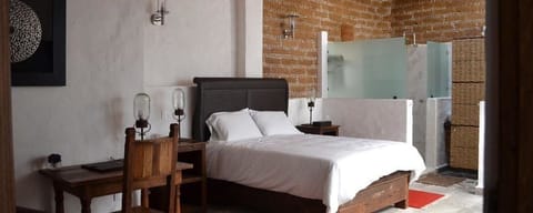 Premium bedding, in-room safe, free WiFi, bed sheets