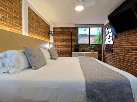 Comfort Apartment | Egyptian cotton sheets, premium bedding, down comforters