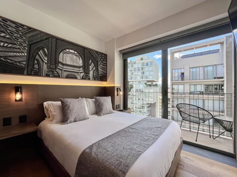 Signature Apartment | 2 bedrooms, Egyptian cotton sheets, premium bedding, down comforters